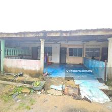 Teres setingkat taman mentiga
