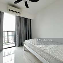 Middle room for rent 