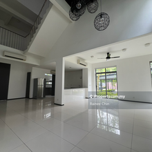 Corner Villa with high ceiling
