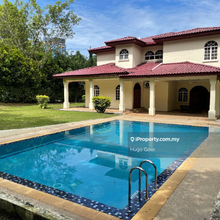 Private Pool and Garden Bungalow, Ample Parking Space near IOI Mall