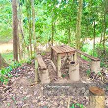 Tanah Dusun Serta Rumah Tepi Sungai