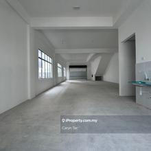Facing Main Road - Whole Block - Endlot 