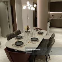 Luxury Condo with Fully Furnish, Good Investment, 100m to MRT!!