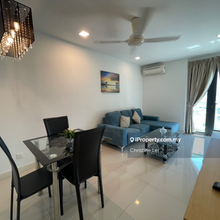 Nice unit, Clean condition, Pool view, Doorstep MRT with Carpark 