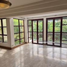 This is a 3 Storey Townhouse With 4 Spacious Rooms And A Family Room. 