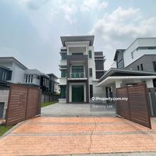 3sty Bungalow Wira Mutiara Bandar Sungai Long Lift Facing Playground