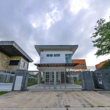 Bungalow with Lower Ground Floor @ Jalan Anjung/Horizon Hills For Sale