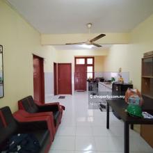 Second  Floor Golden Shower Apartment Klebang