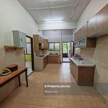 Ample parking front house & Easy access to Kesas, Shah Alam and Klang