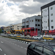 Great Location! Good Condition Unit! Highly Demand!