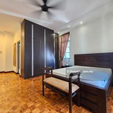 Corinthian 3 Room for Rent