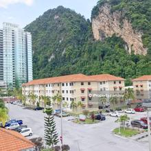 Corner Unit, Well-Kept Condition, Good Location
