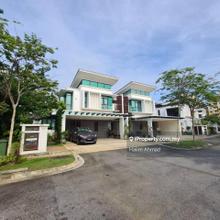 Nicely Reno Corner Lot With Pool 2 Storey Fera Twinvilla Presint 8