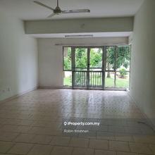 Town house on the 1st floor, nice view facing the golf course
