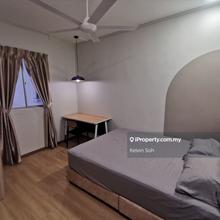 Emporis Balcony Room for rent 