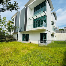 3 storey special layout Semi-D house for Sale