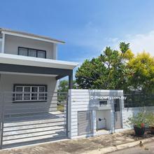 Freehold conerlot extend & renovated clubhouse at Cyberjaya