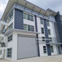 Semi-D factory for rent