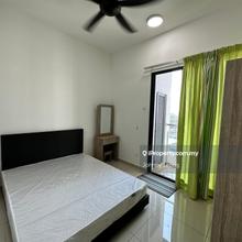 Nice Female Balcony Room,Free Wifi,Viewing Available Anytime