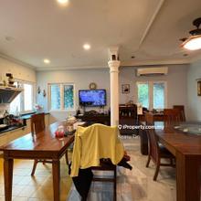 Gated & Guarded Area, 5 Mins Walking Distance to Uptown Shops