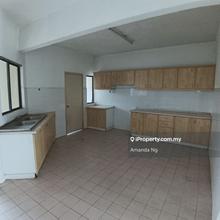 2 Storey house at Bu 12 Bandar Utama for rent 