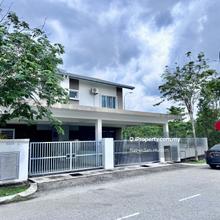 2 Sty Terrace Albury 2 @ Mahkota Hills, Bandar Tasik Senangin