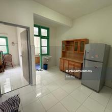 Klebang, golden showers apart 1st floor 3r2b partly furnished for rent