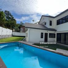 Tastefully Renovated with Private Pool&Garden, 24 Hrs Security