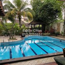 Bungalow with Private Swimming Pool, Spacious, Fully Renovated