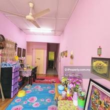 Well Maintained Pangsapri Mawar Jaya Seri Kembangan