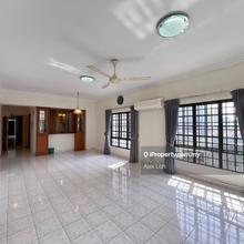 Spacious Family Home with L-shape Balcony & Huge Foyer