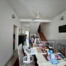 Lease renewed ! basic semi-d house with 4600 sqft land area