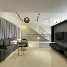 Elevia condo residence 3.5 storey villa for sale,fully reno,2700 sqft