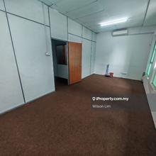 Seconc floor renovated office with carpet & easy to access to Kesas