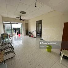 Seri Kembangan, Seri Indah Apartment, top floor unit For Sale Rm210k