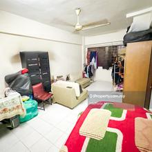 Non Bumi Mid Floor! Easy rental, good for Investment!