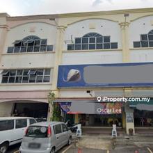 Three Storey Endlot Shop