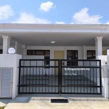 Smart door lock single storey terraced house for rent 