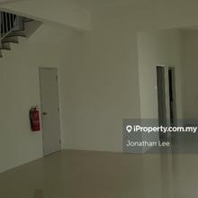 End Lot unit for rent !