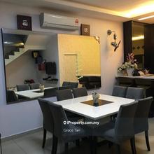 Beautiful Renovated 3 Storey 7 Rooms 7 Baths 