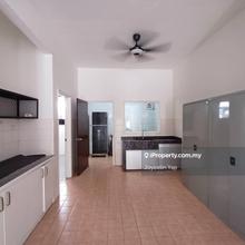 3 Storey Linked House Facing Park
