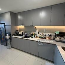 Walk dist to Publika& Solaris Mont Kiara, Near to International School
