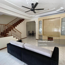 Jalan Rumbia @ Taman Daya , 4 beds 4 baths Corner unit For Rent 