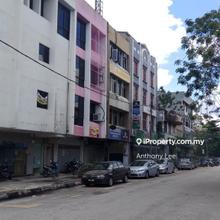 ROI 3.45% 2 adjoining 4.5 storey shop Freehold with lift 40x80 Sentul