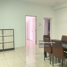 Walking distance to uow&kdu university