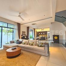 Fully Renovated Villa 22 Bukit Rimau 40x105 2 Sty Semi D Kota Kemuning