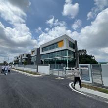 3 sty semi-D Corner Factory