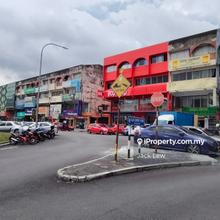 Taman permata melawati kedai 