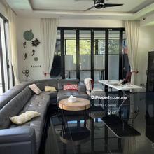 Modern Renovated Bungalow with Swimming Pool
