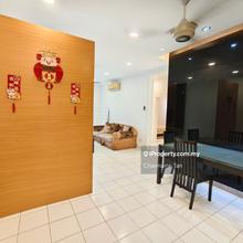 Plaza Menjalara mid floor park view reno furnish well kept 2 car parks